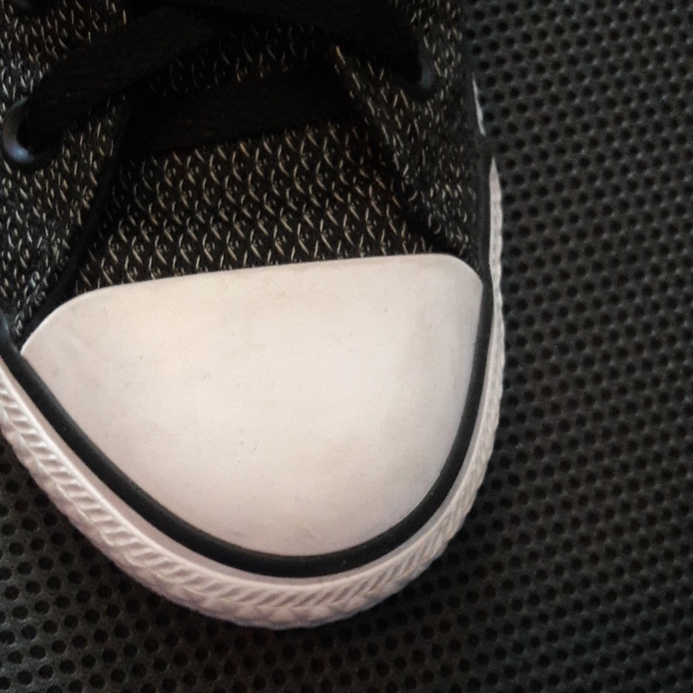 Converse - Picture 2 of 4
